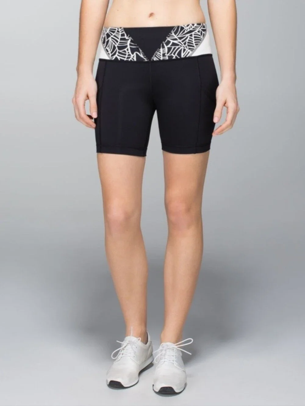 Lululemon Run Dart & Dash Black Bike Shorts 6 Contrast Quilt Waistband Hiking